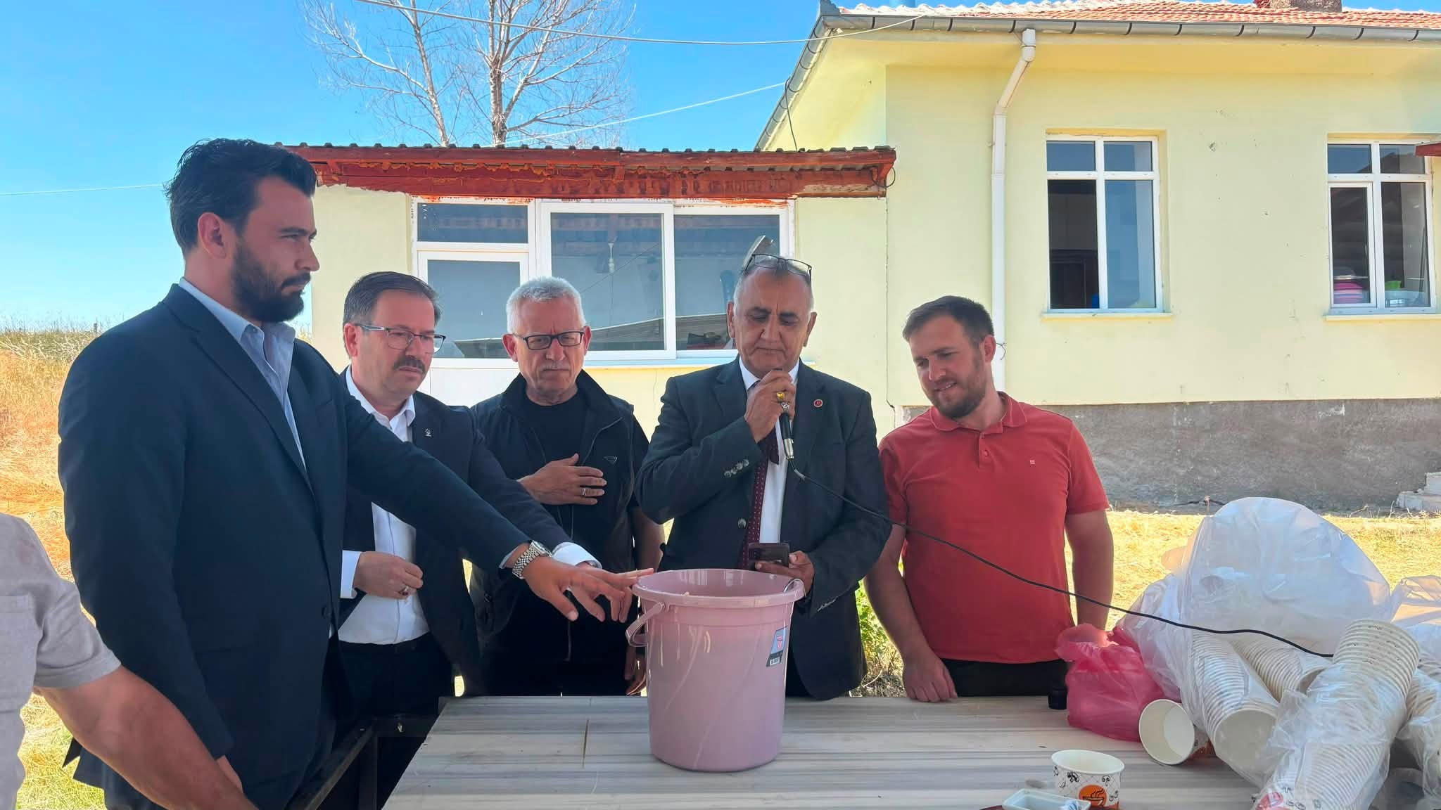 Büyükincirli Köyü'nde Aşure Bereketi: Siyaset ve Vatandaş Aynı Sofrada Buluştu
