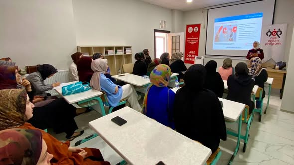 Sorgun'da ADEM Kursiyerlerine Sosyal Hizmetler Anlatıldı