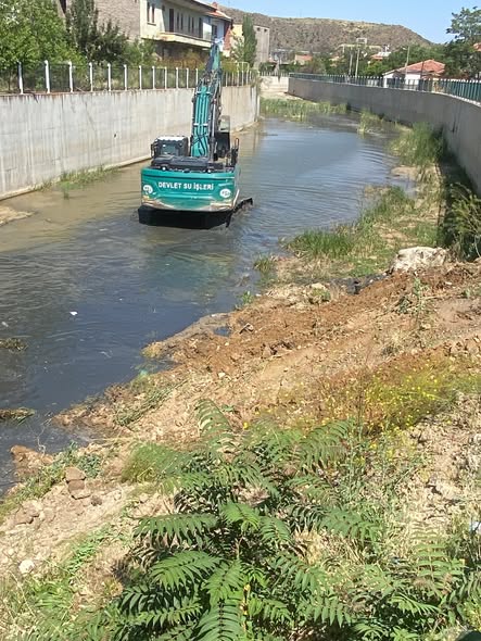 DSİ'den Şefaatli'de Taşkın Riskini Azaltacak Dere Temizliği