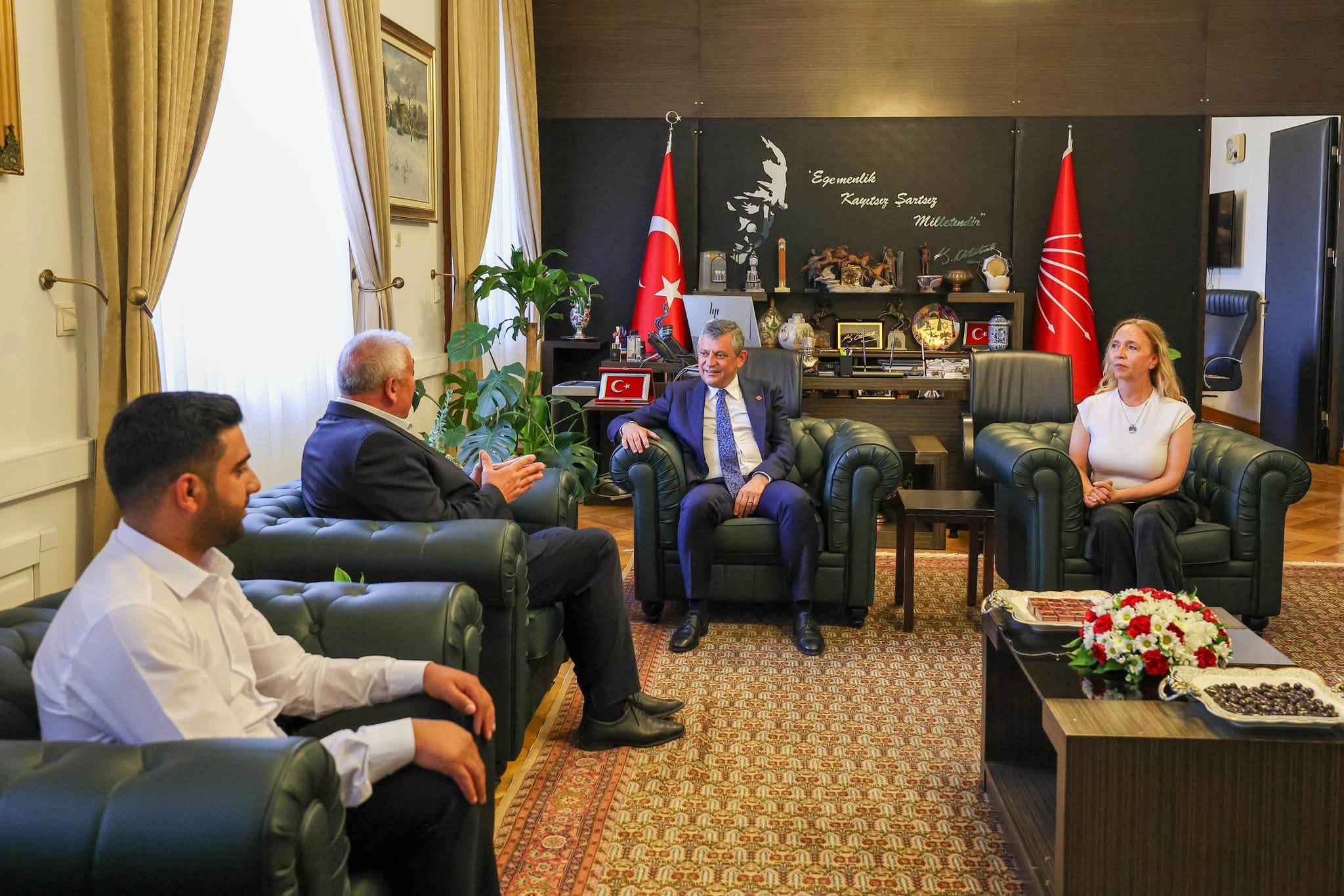 Görevden Alınan CHP İl Başkanı Abdullah Yaşar'dan Özgür Özel Ziyareti