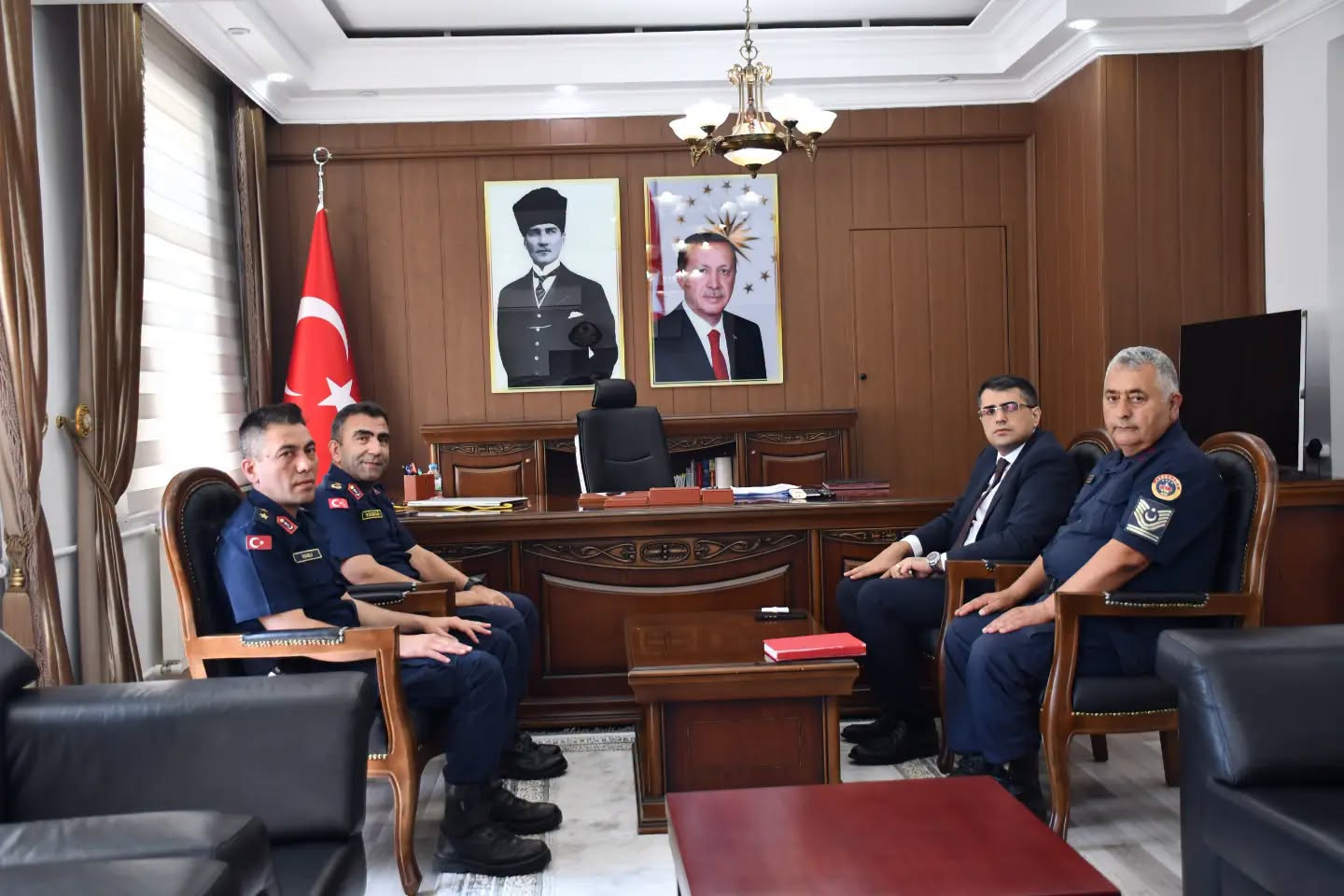 Jandarma Komutanlarından Kaymakam Kaymakçı'ya Nezaket Ziyareti