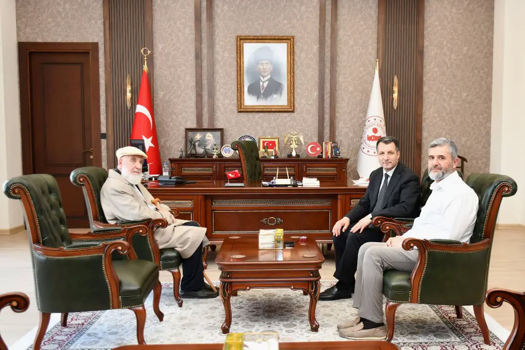 Eski Milletvekili Ali Şakir Ergin'den Kaymakam Canpolat'a Nezaket Ziyareti