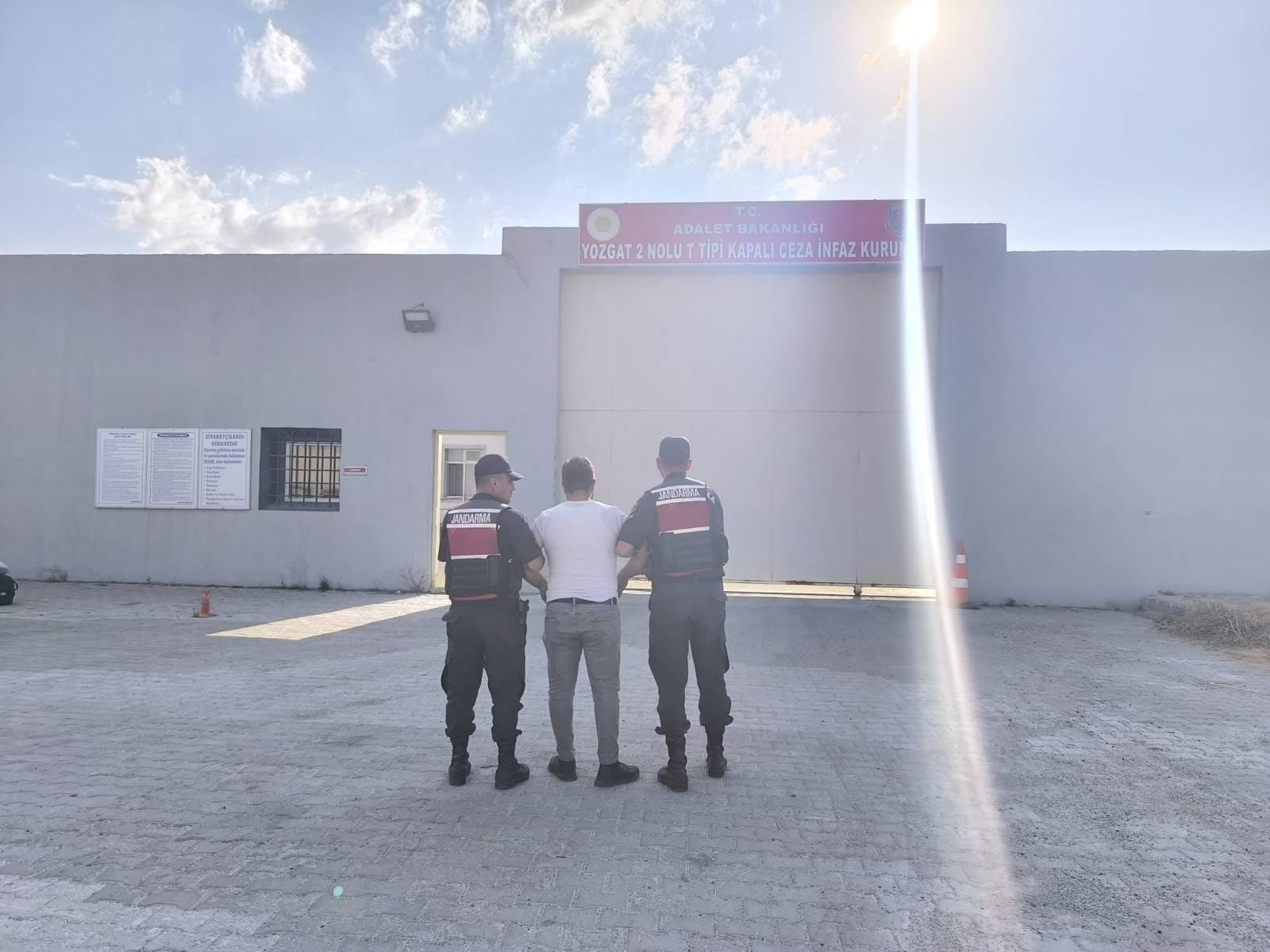 Yozgat'ta Jandarmadan Kaçışa Geçit Yok: Kesinleşmiş Hapis Cezası Bulunan 2 Kişi Yakalandı