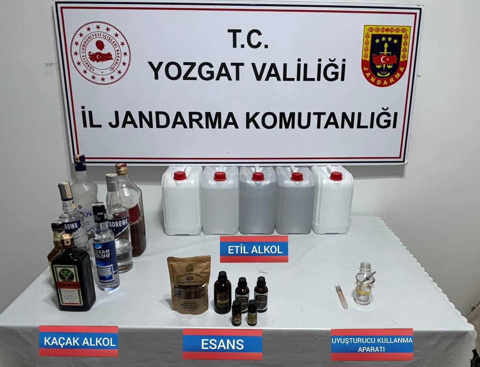 Yozgat'ta Apart Daireye Şafak Operasyonu! Kaçak Alkol ve Uyuşturucu Düzeneği Ortaya Çıkarıldı