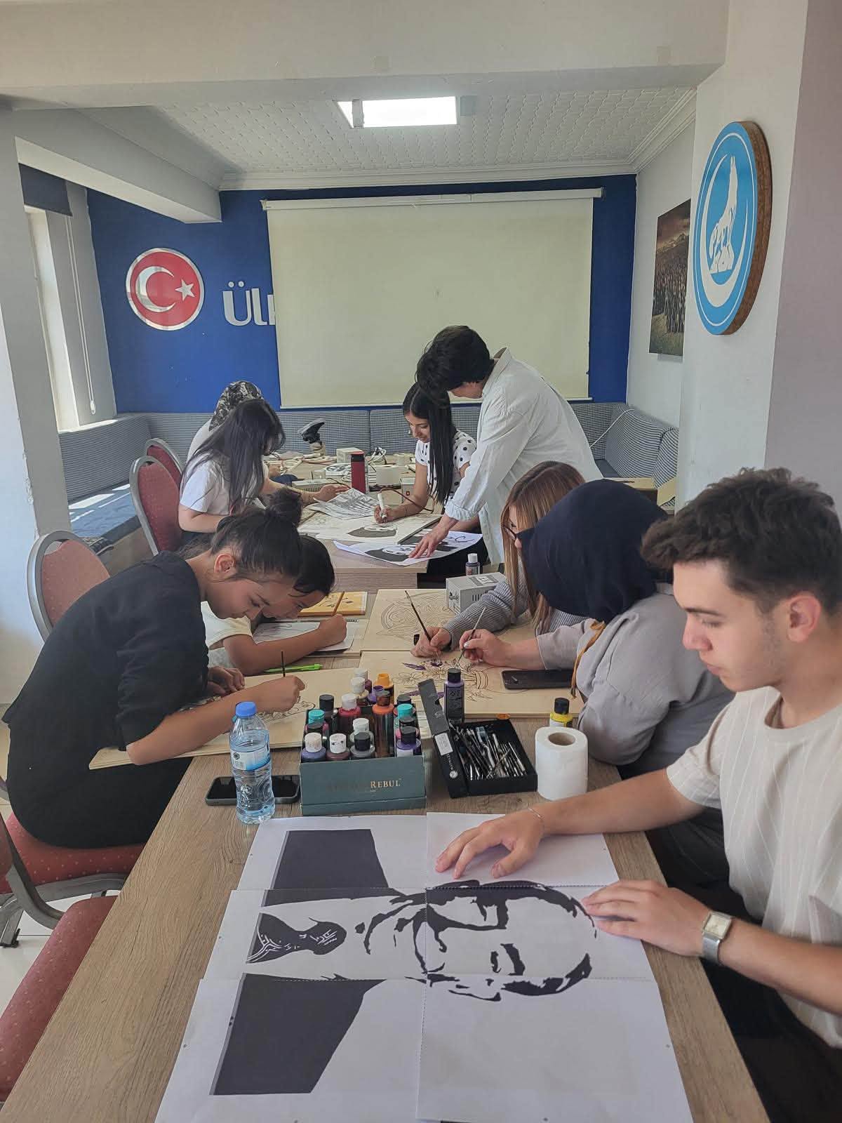 *Ülkü Ocakları Yozgat’ta Ahşap Yakma Kursuna Yoğun İlgi