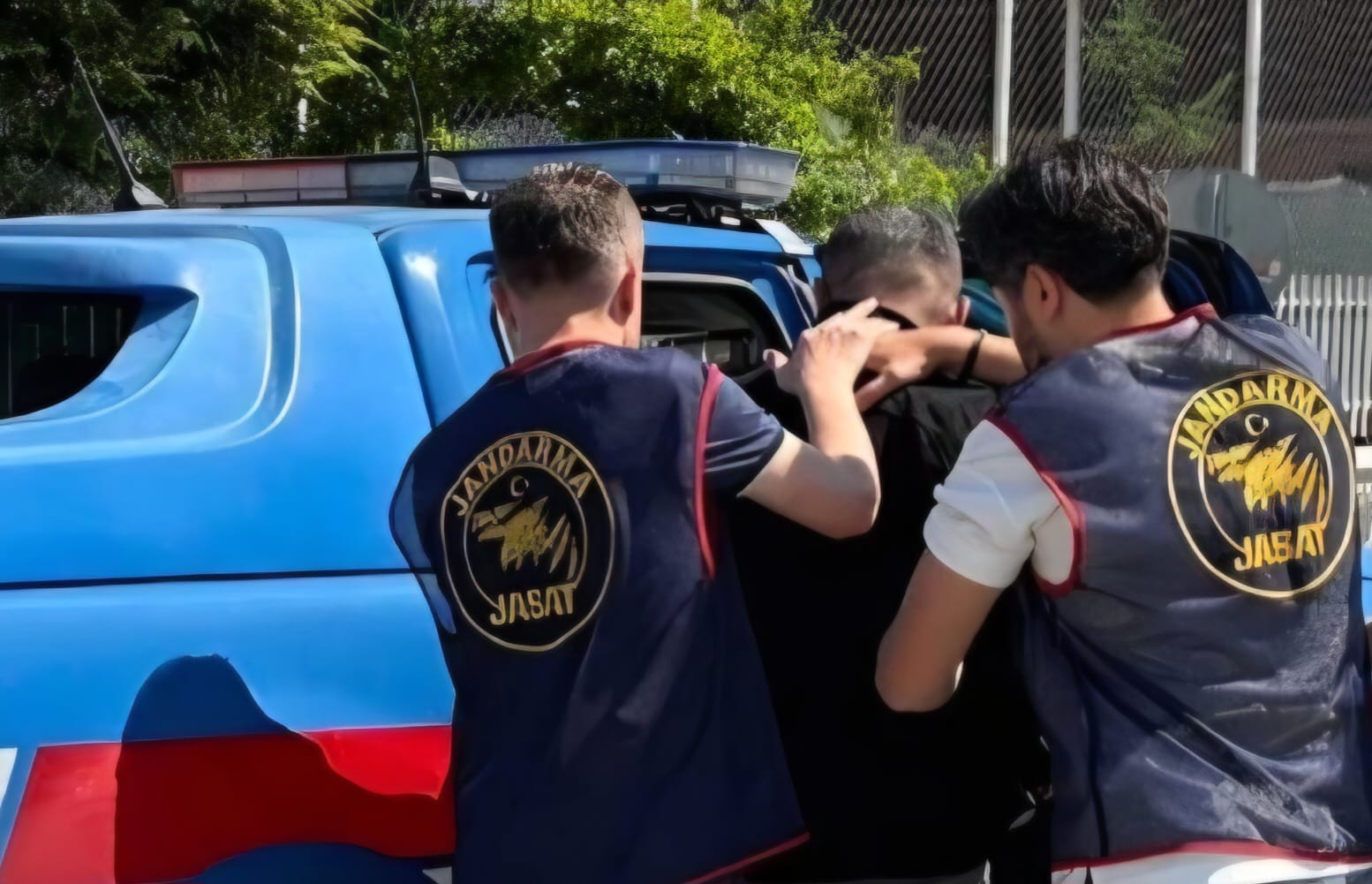 Yozgat Jandarmasından Suçlulara Geçit Yok! Aranan 4 Şahıs Kıskıvrak Yakalandı