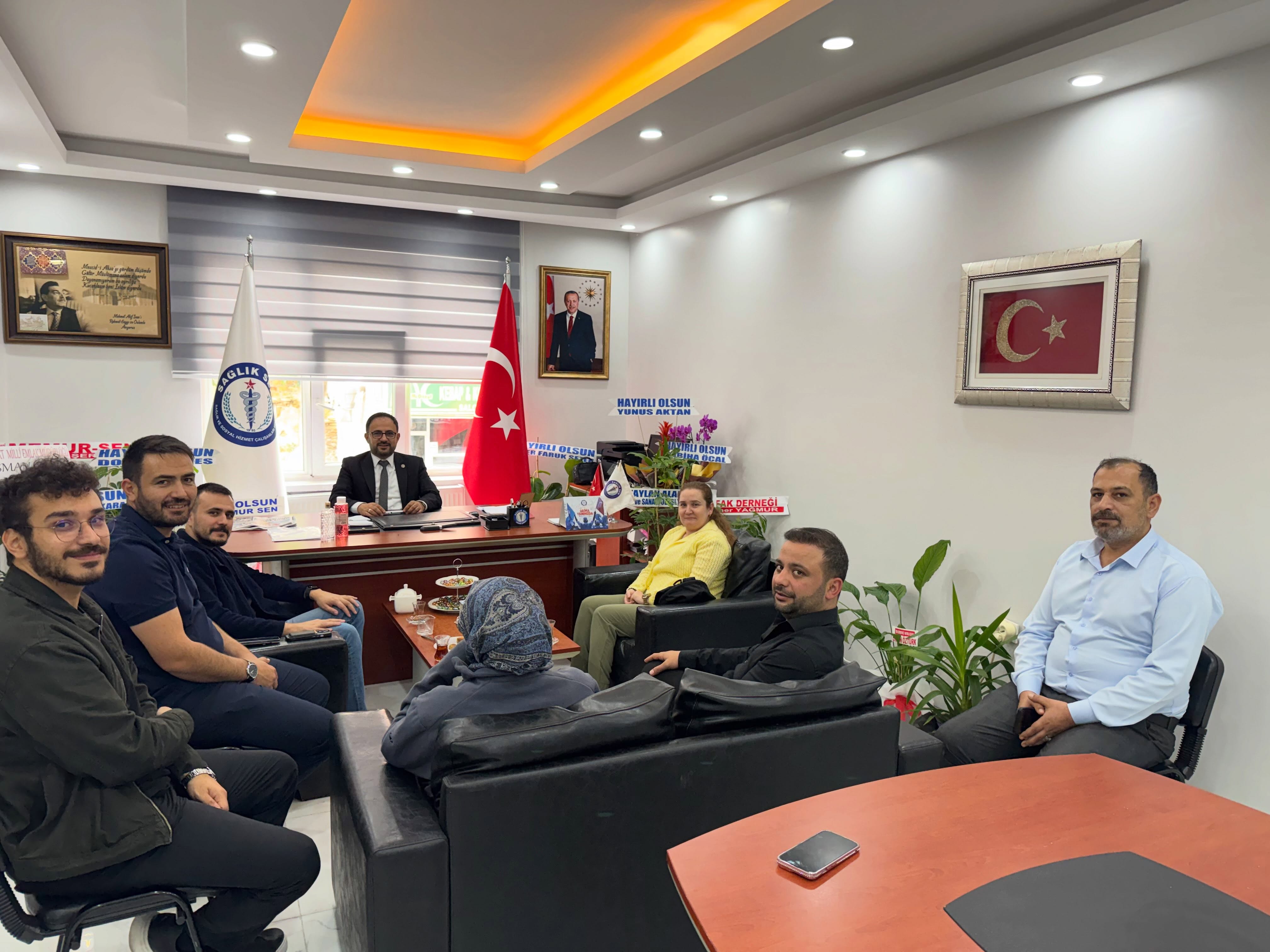 Yozgat Şehir Hastanesi Personelinden Sağlık-Sen'in Yeni Yönetimine Hayırlı Olsun Ziyareti