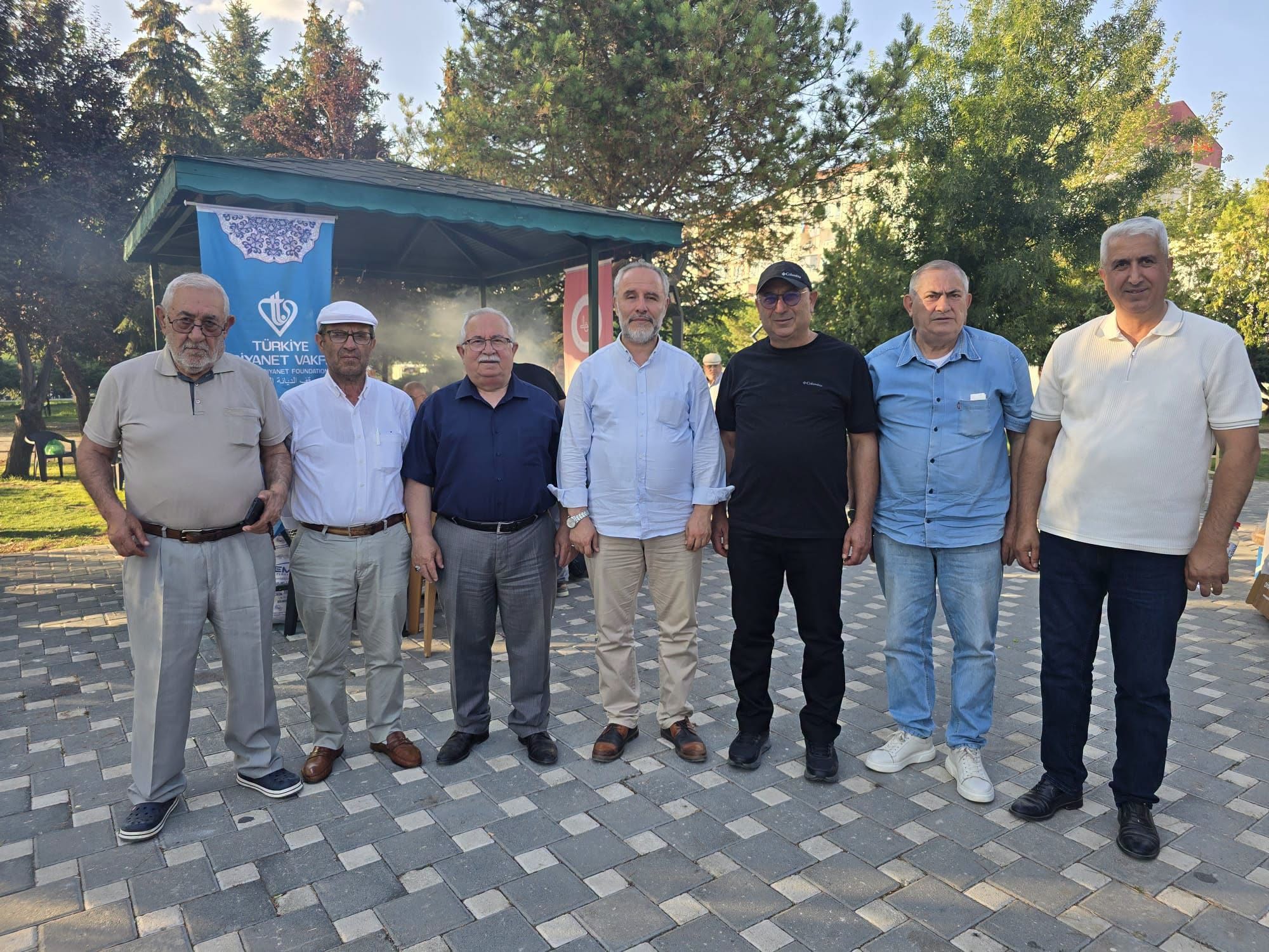 Meclis Başkanı Ünal’dan Sarıkaya’da Hayır Çarşısına Destek