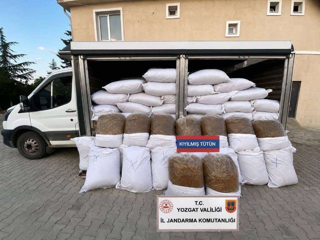 Sorgun’da Jandarmadan Büyük Operasyon! 1,2 Ton Kaçak Tütün Ele Geçirildi