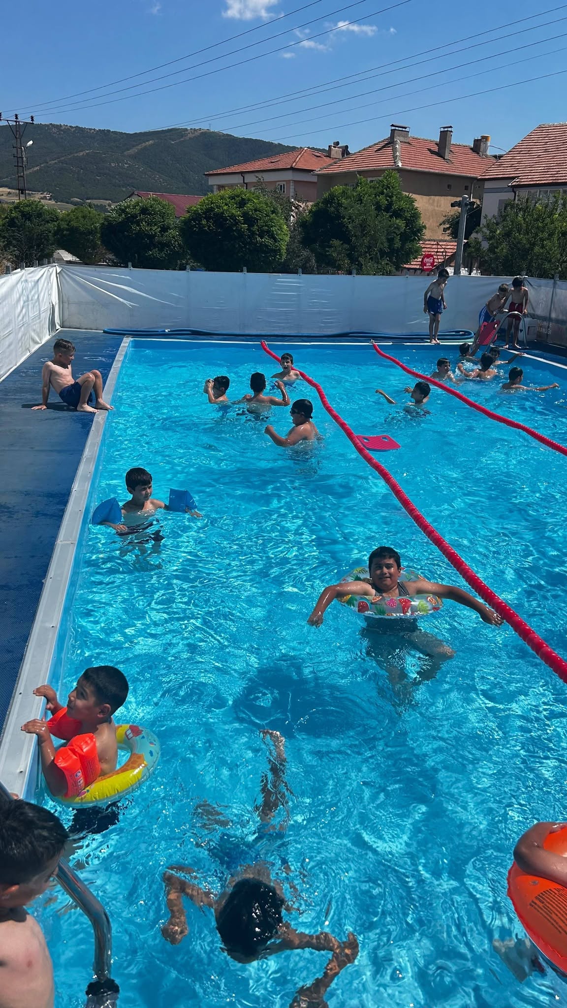 Akdağmadeni Gücü Sporcuları Antrenman Sonrası Havuzda Buluştu