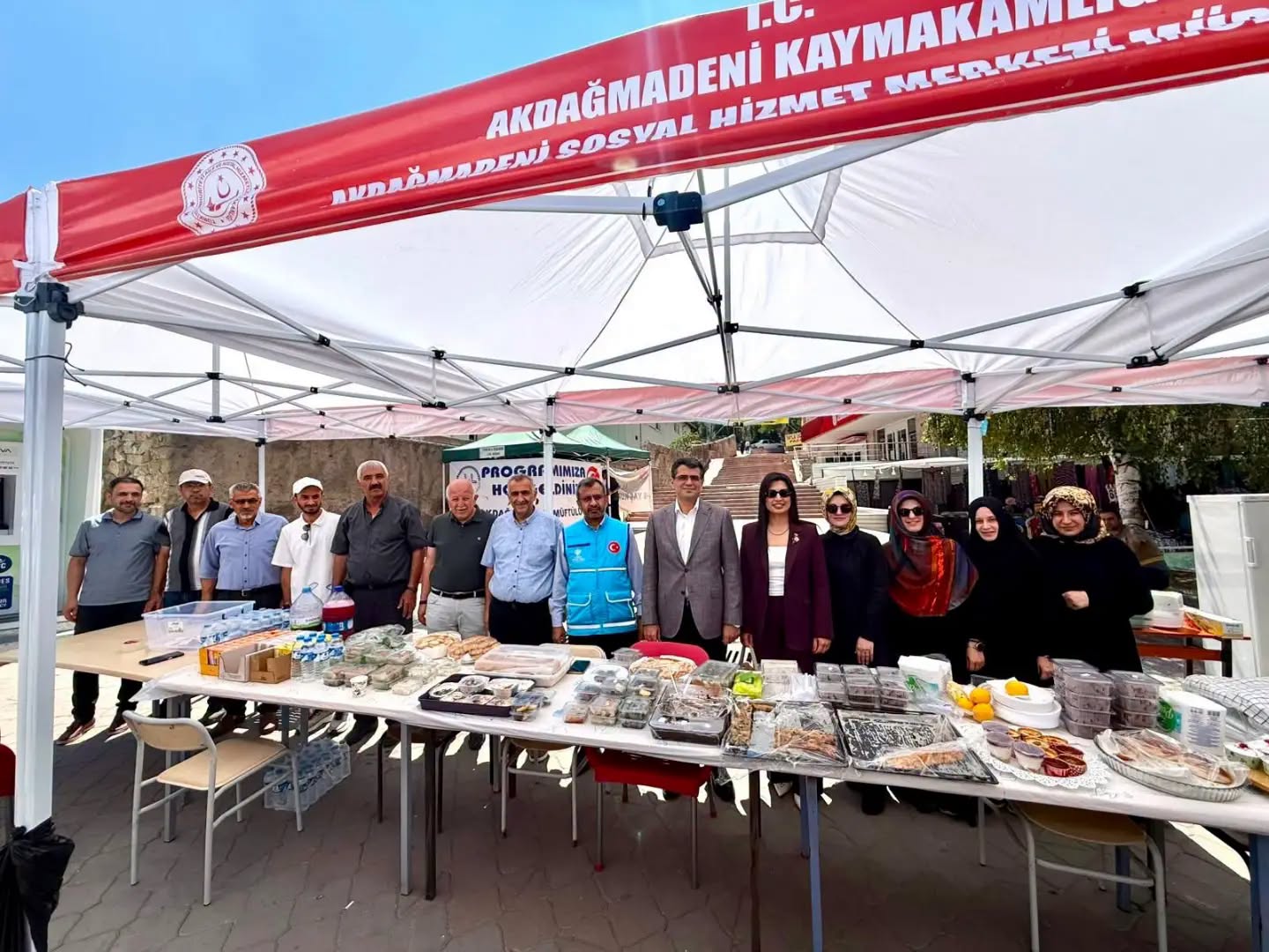 Akdağmadeni’nde Hayır Kermesine Anlamlı Ziyaret