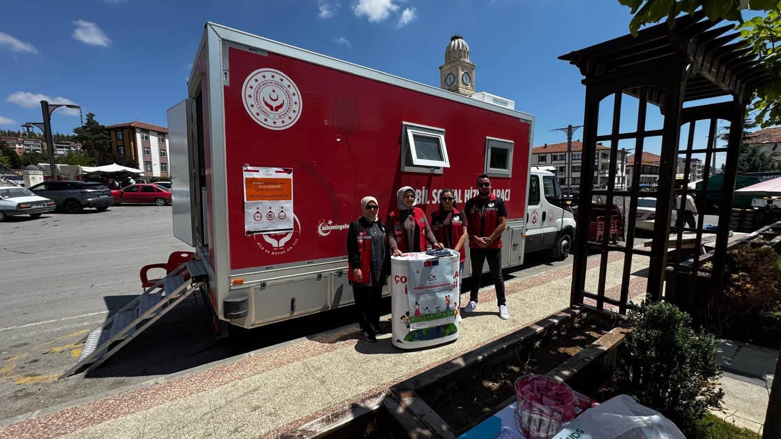 Mobil Sosyal Hizmet Aracı Kadışehri ve Çekerek’te Ailelere Ulaşılıyor