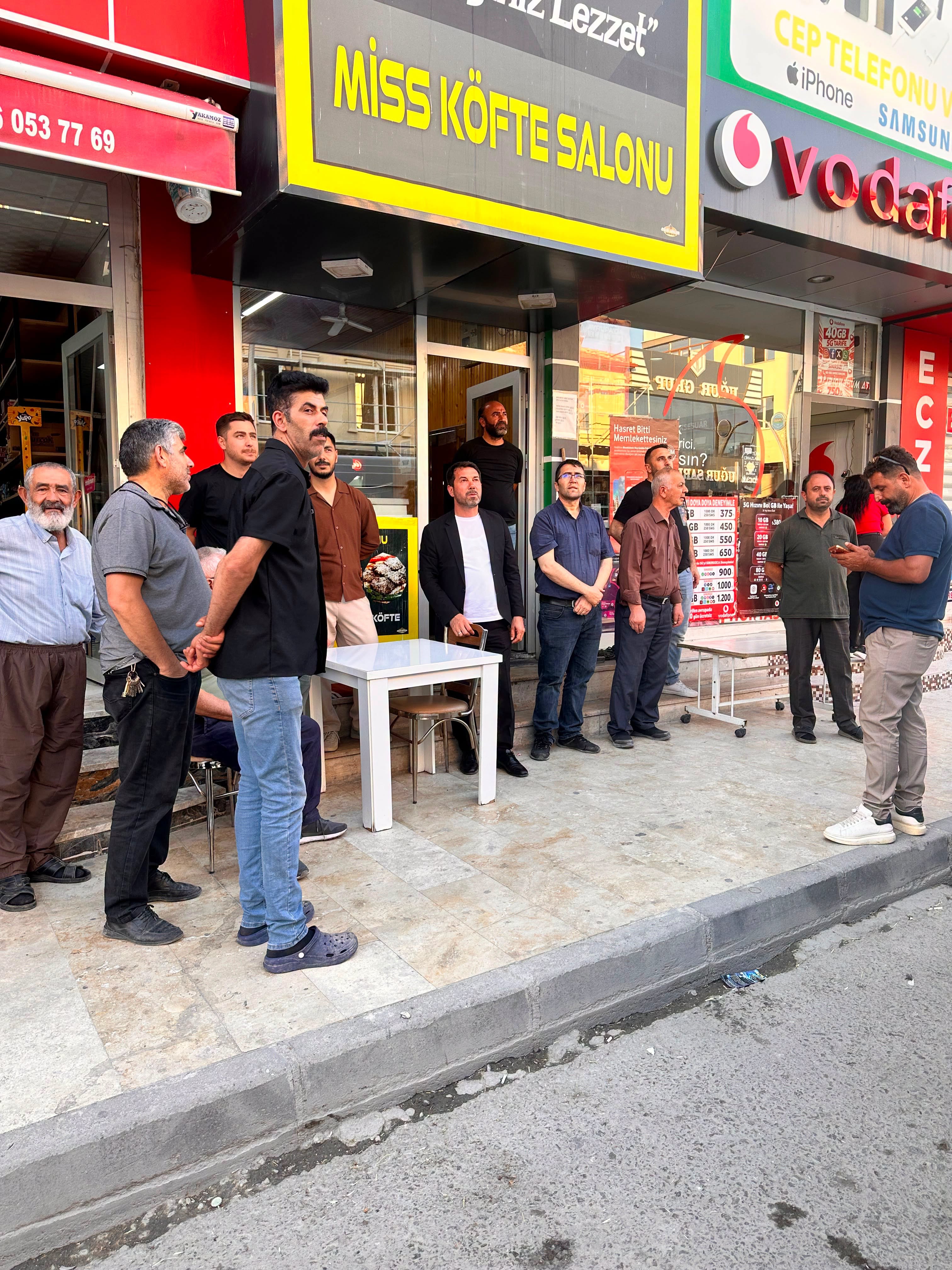 Sarıkaya’da  Dükkan Cepheleri Yenileniyor