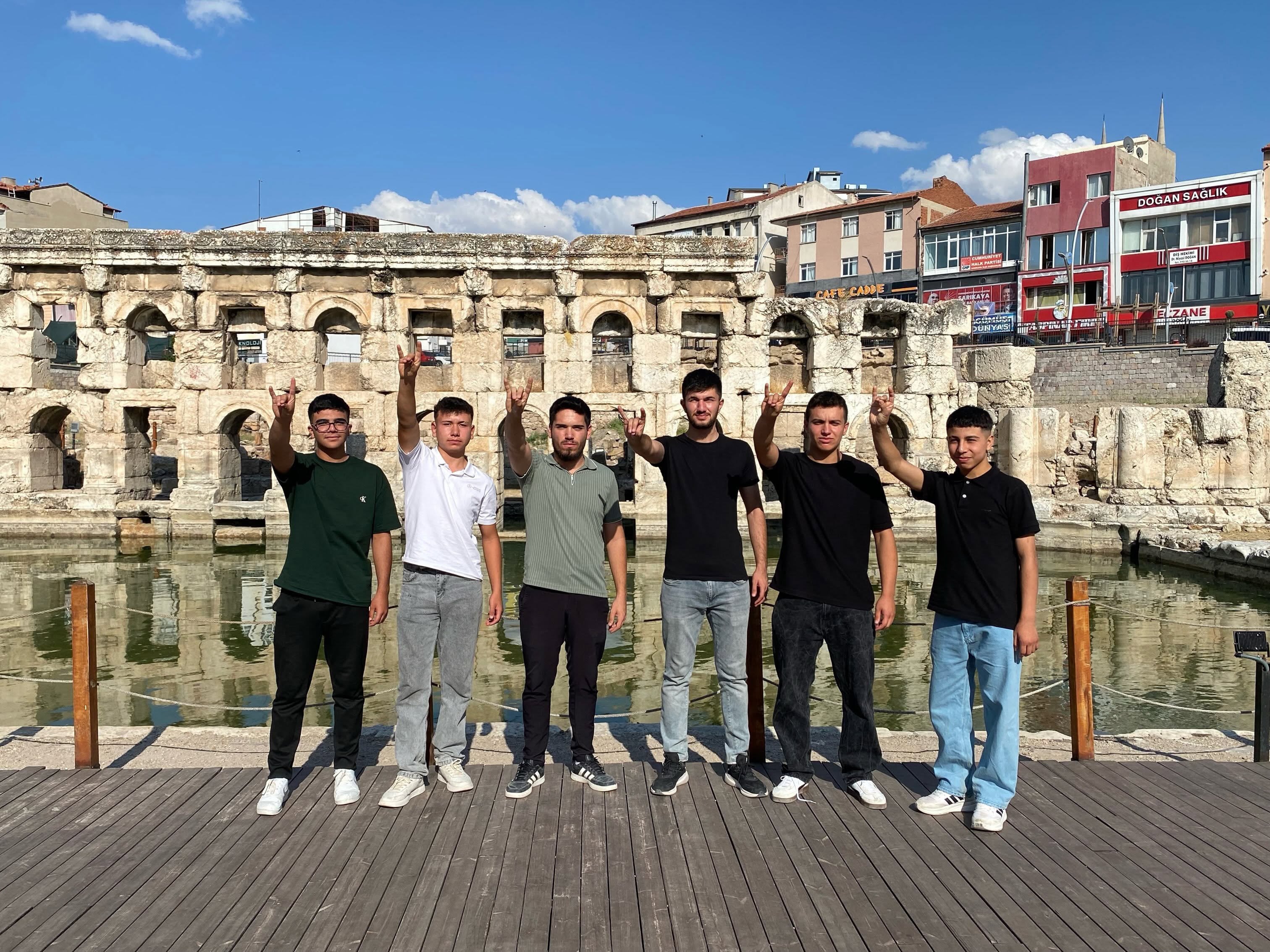 Sarıkaya’da Gençler Tarihin İzinde: Roma Hamamı’na Kültür Gezisi