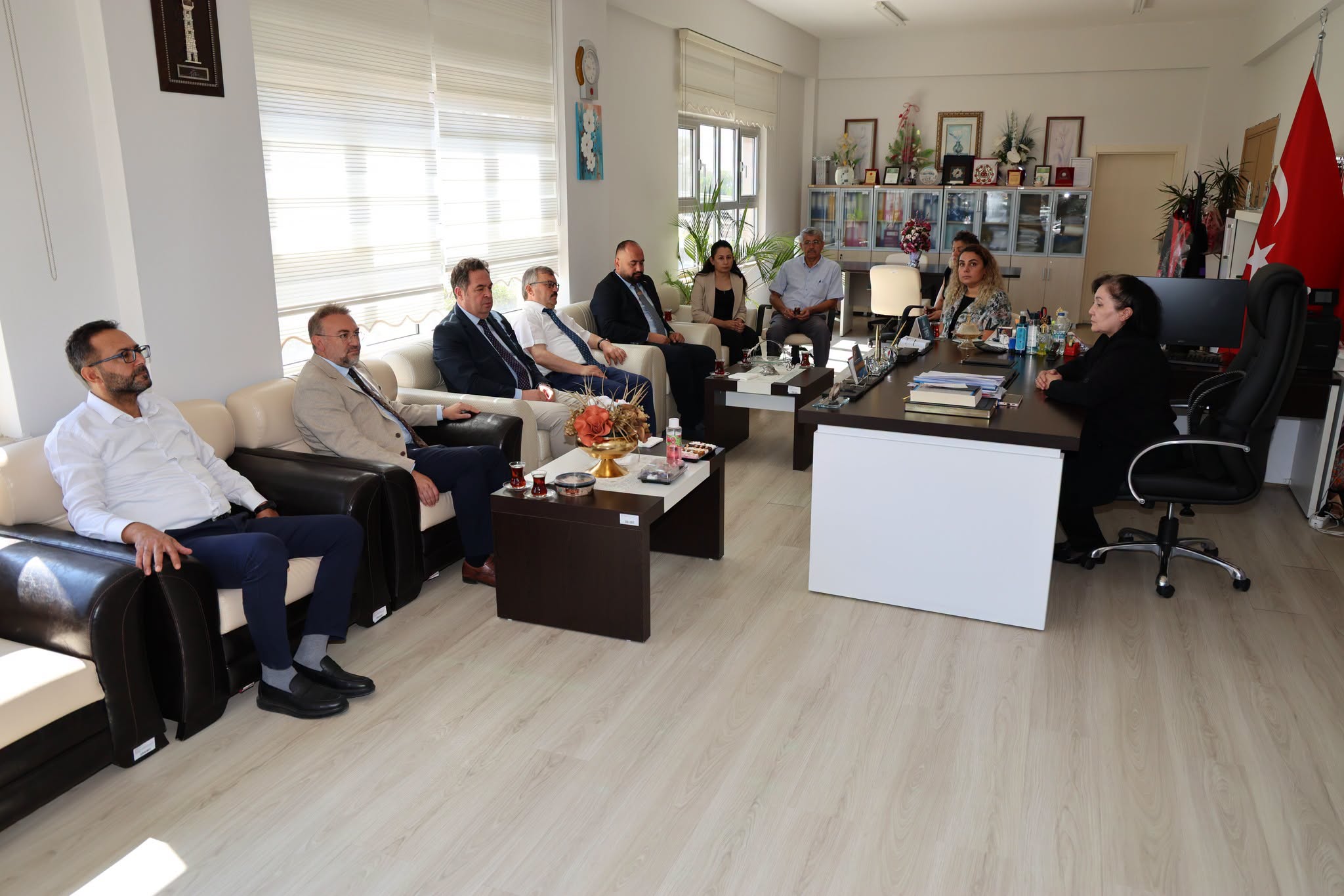 Rektör Evren Yaşar’dan Doç. Dr. Betül Ünsal Yeşilyurt İçin Taziye Ziyareti