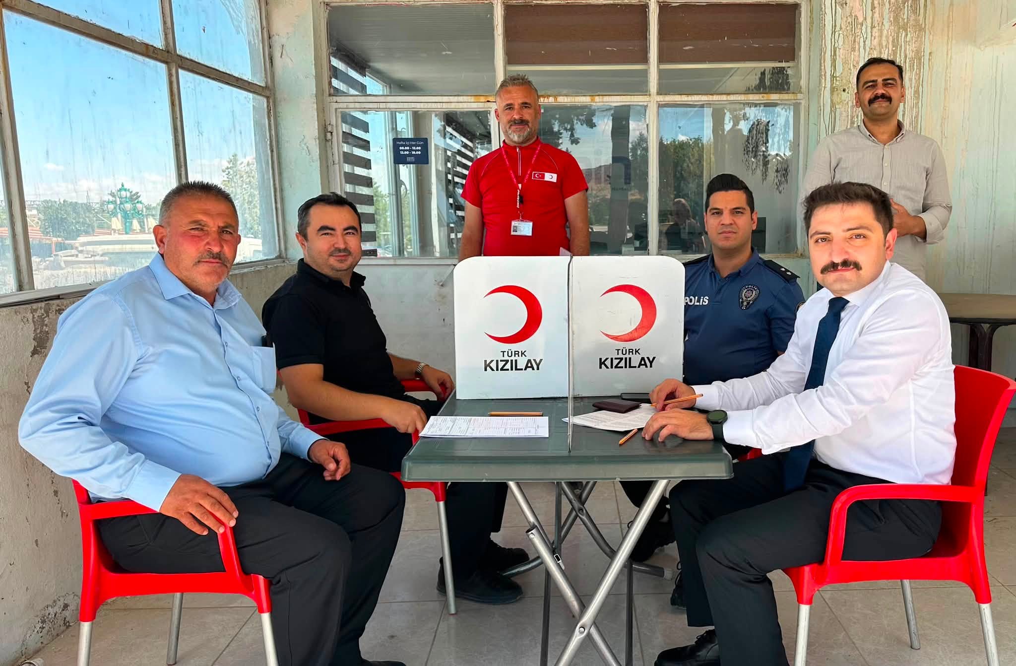 Yenifakılı’da Kaymakam ve Protokol Kan Bağışında Bulundu