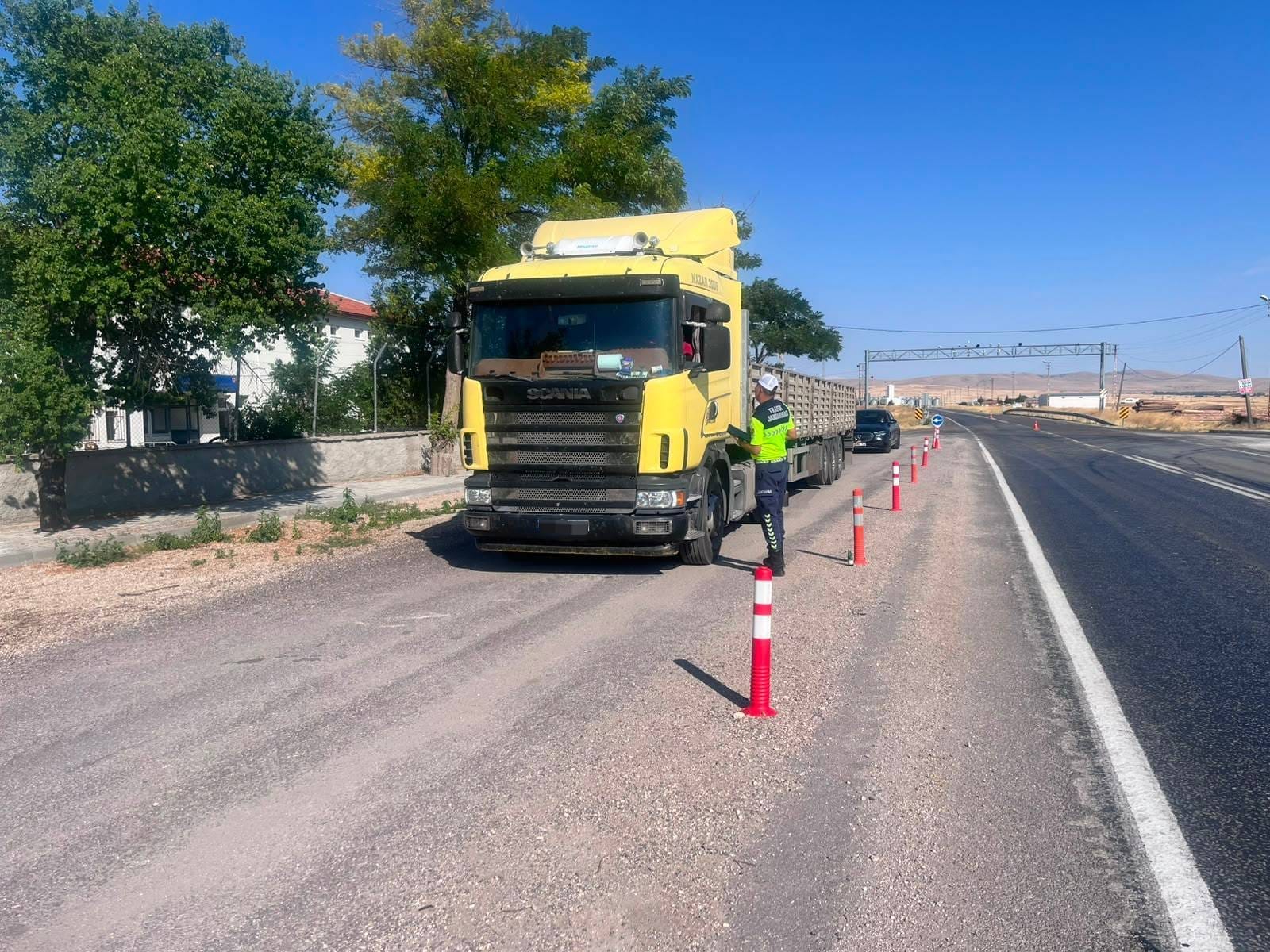 Boğazlıyan’da Jandarmadan Ticari Araçlara Sıkı Denetim: 114 Sorgulama, 1 Ceza