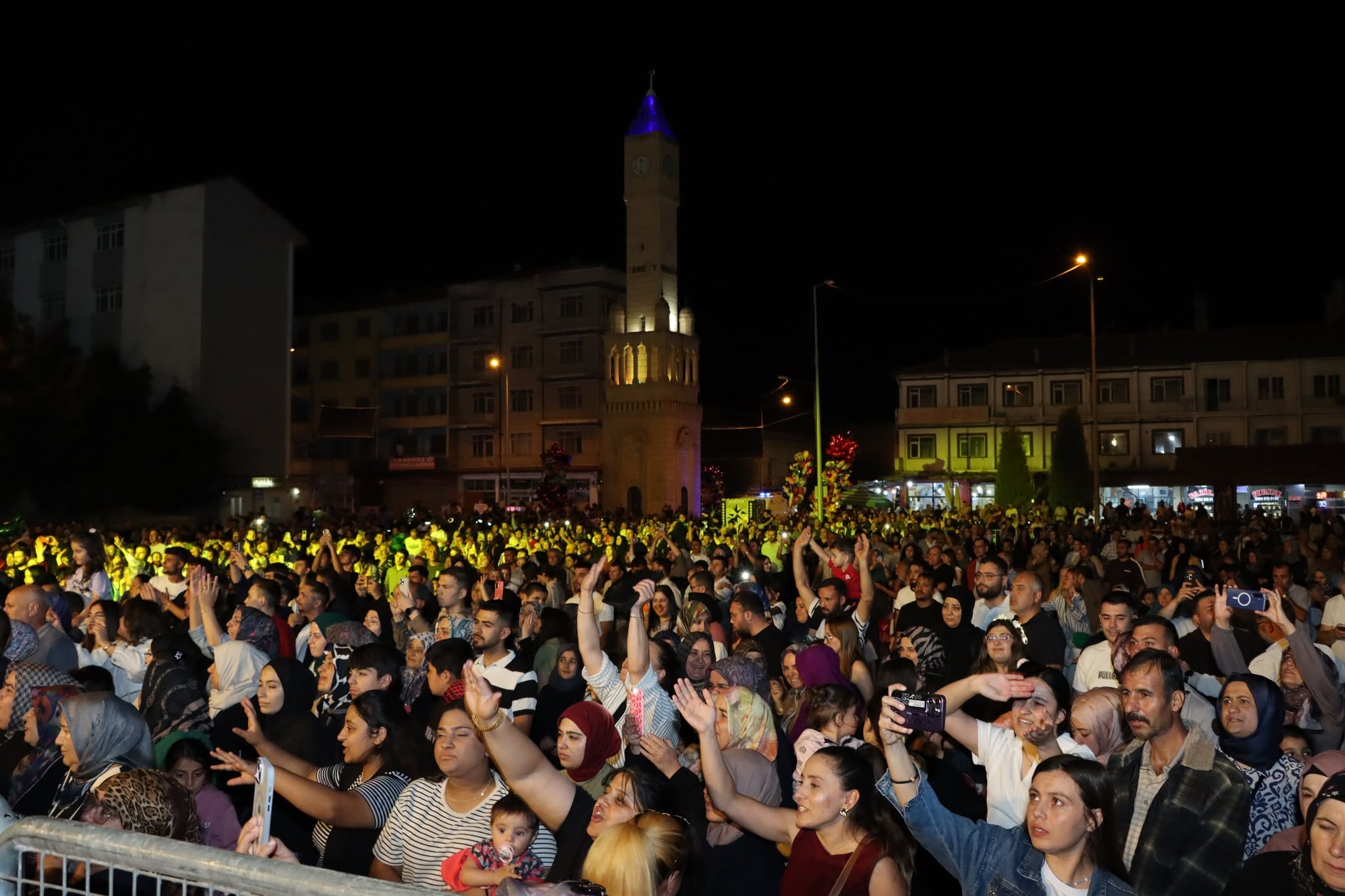 Yerköy’de Şenlik Coşkusu Konserle Taçlandı