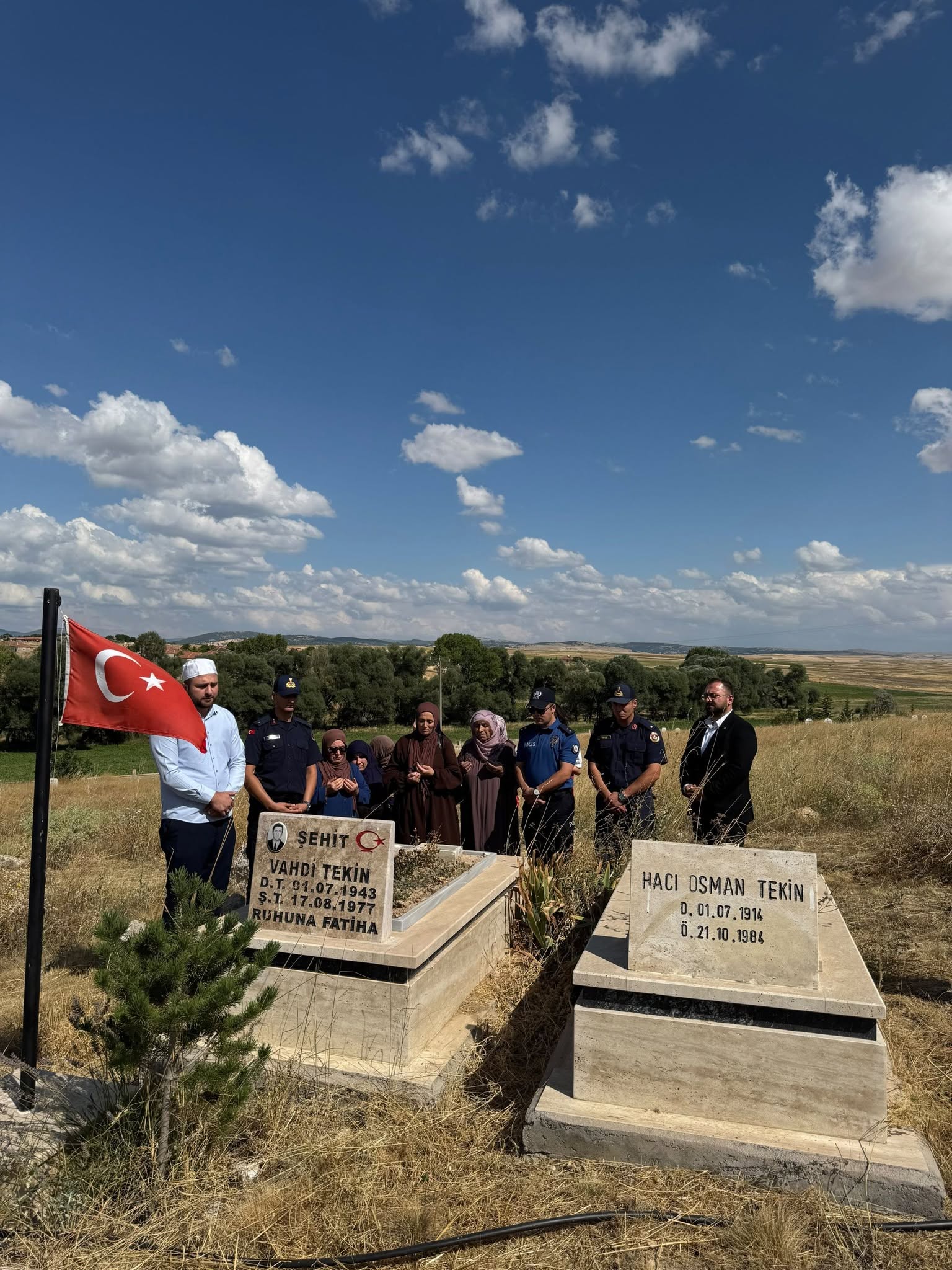 Şehit Vahdi Tekin, Şehadet Yıl Dönümünde Kabri Başında Dualarla Anıldı