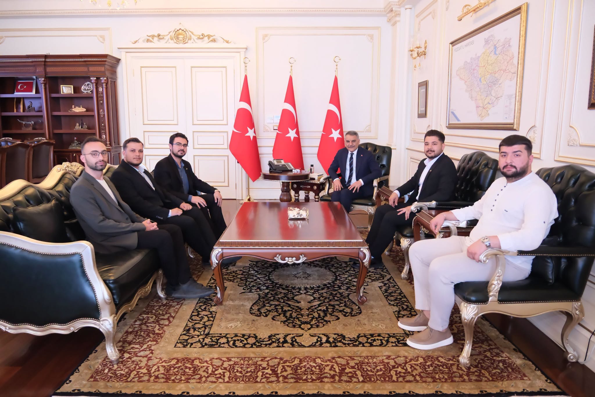 AK Parti Yozgat Gençlik Kolları’ndan Vali Özkan’a Ziyaret
