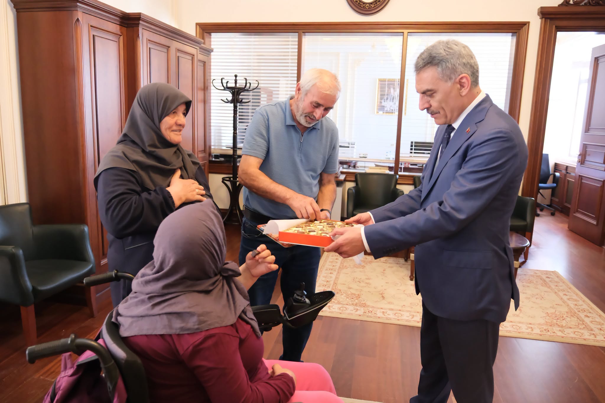 Vali Özkan Vatandaşların Taleplerini Dinliyor: Çözüm İçin Talimat Veriyor