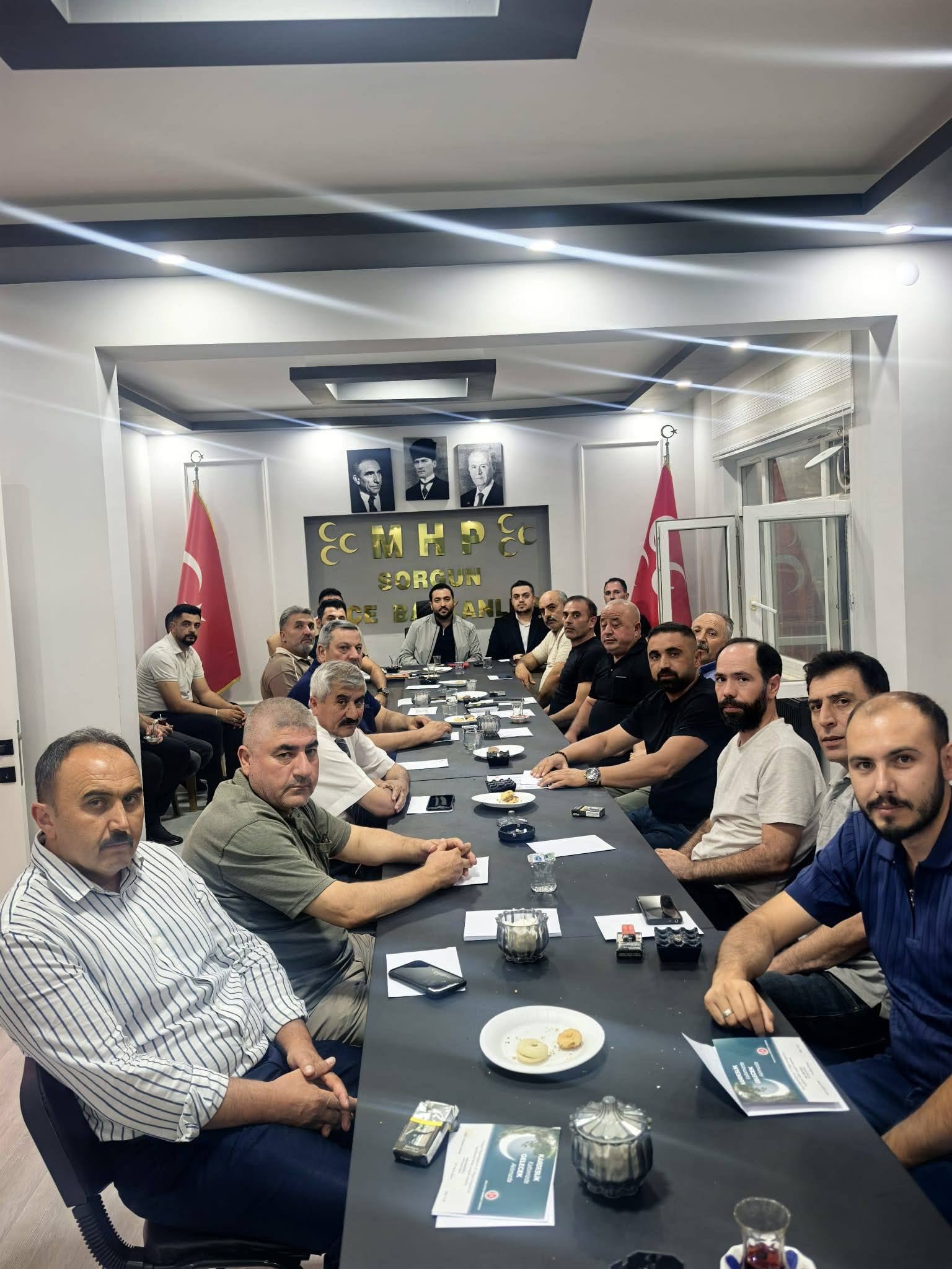 Sorgun Ülkü Ocakları’ndan MHP Sorgun İlçe Teşkilatı’na Hayırlı Olsun Ziyareti