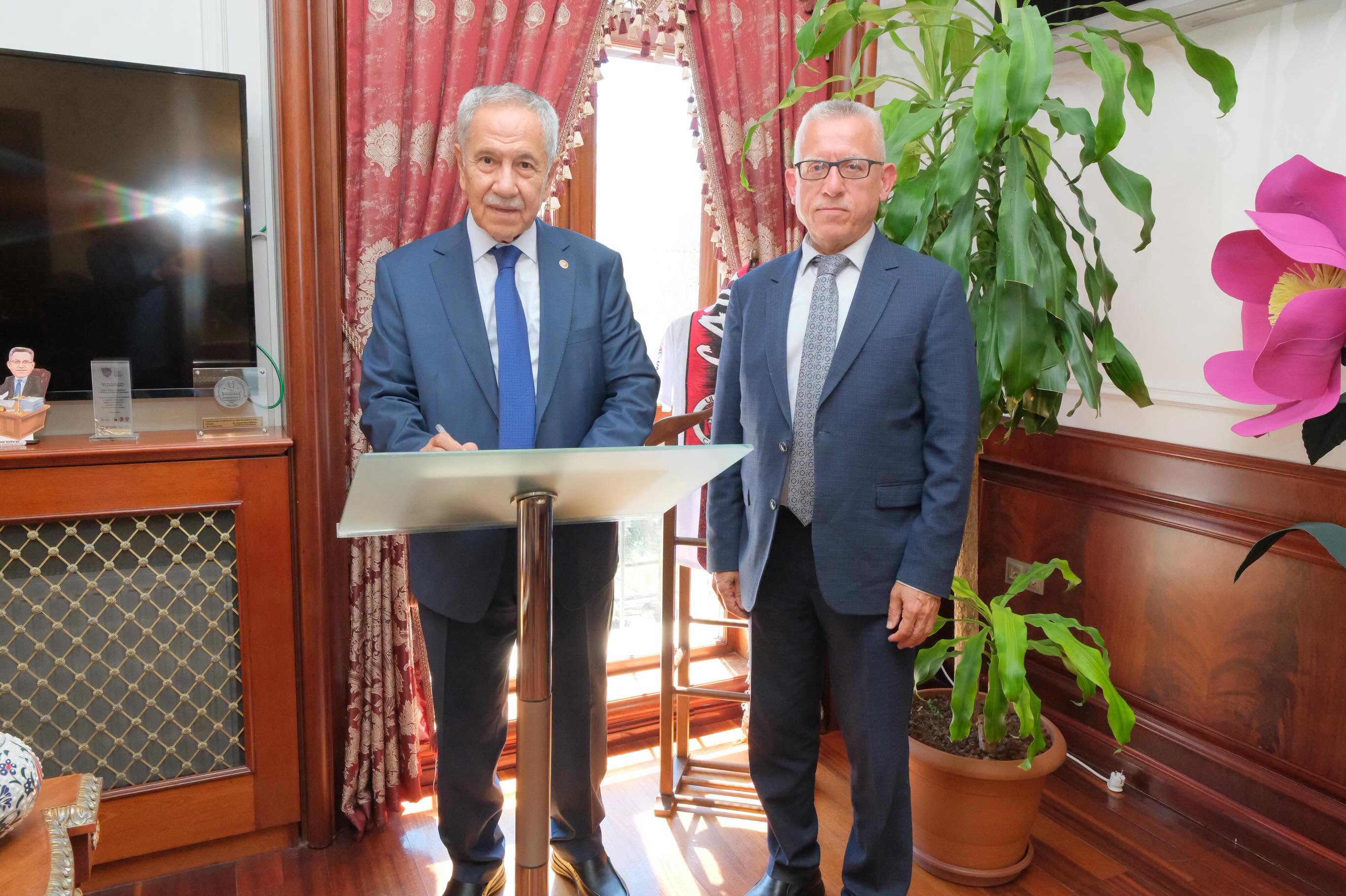 Bülent Arınç’tan Yozgat Belediyesine Ziyaret