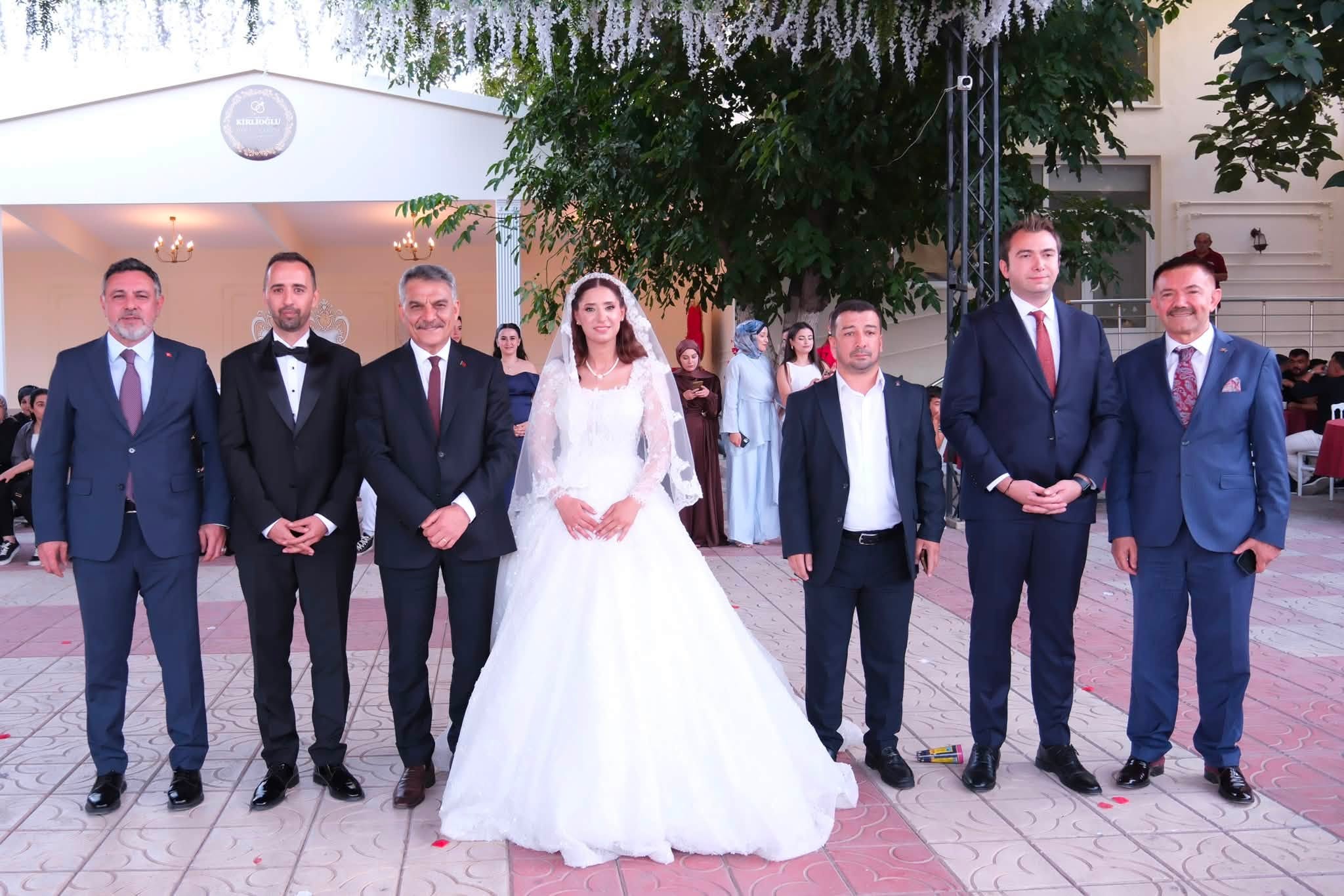 Merve Başkan Dünya Evine Girdi: Düğünde Siyaset ve İş Dünyası Buluştu