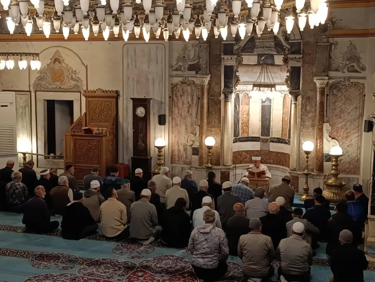 Yozgat’ta Mevlid-i Nebi Haftası’nda Çapanoğlu Camii’nde Sabah Buluşması