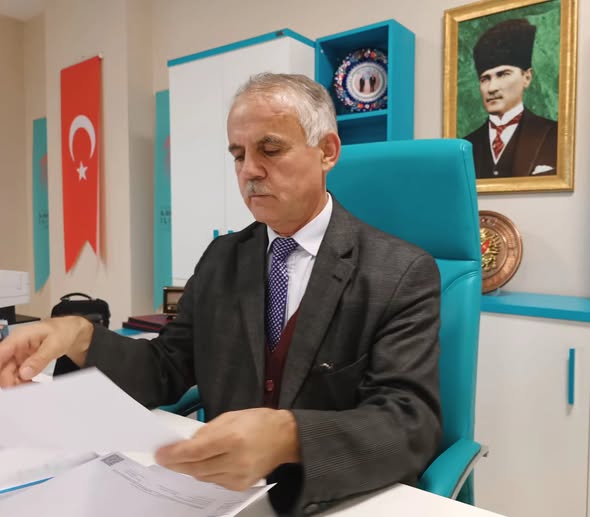YOZGATLI ŞAİR, ŞİİRLE MEMLEKETİNİN  ADETA FOTOĞRAFINI ÇEKTİ