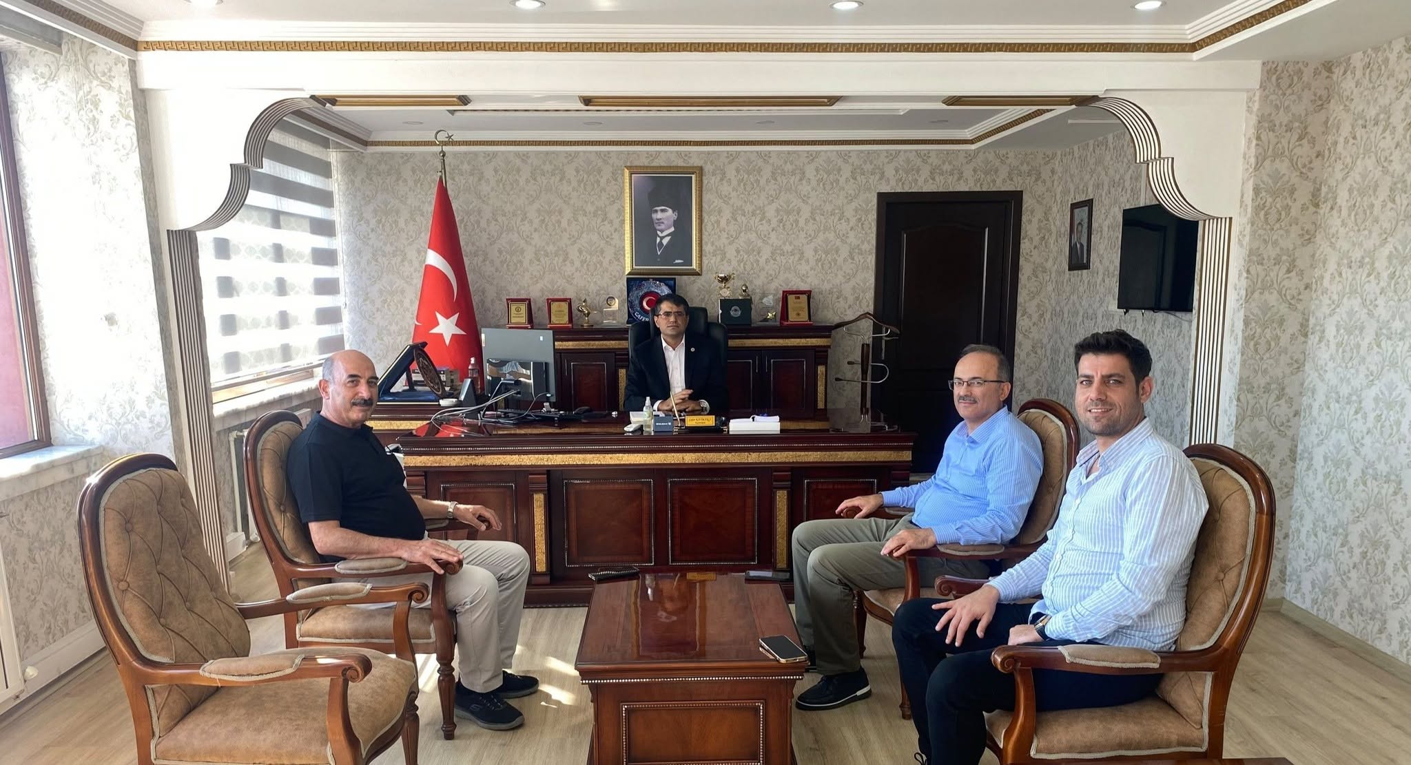 Akdağmadeni Derneği’nden Kaymakam Cafer Kaymakçı’ya Ziyaret