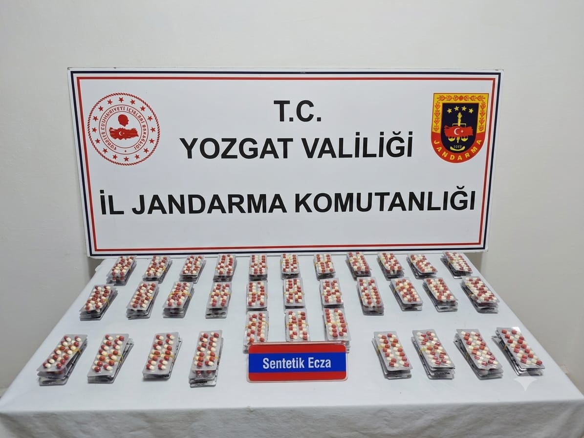 Yozgat’ta Uyuşturucu Operasyonu: Araçtan 1848 Sentetik Ecza Hap Çıktı