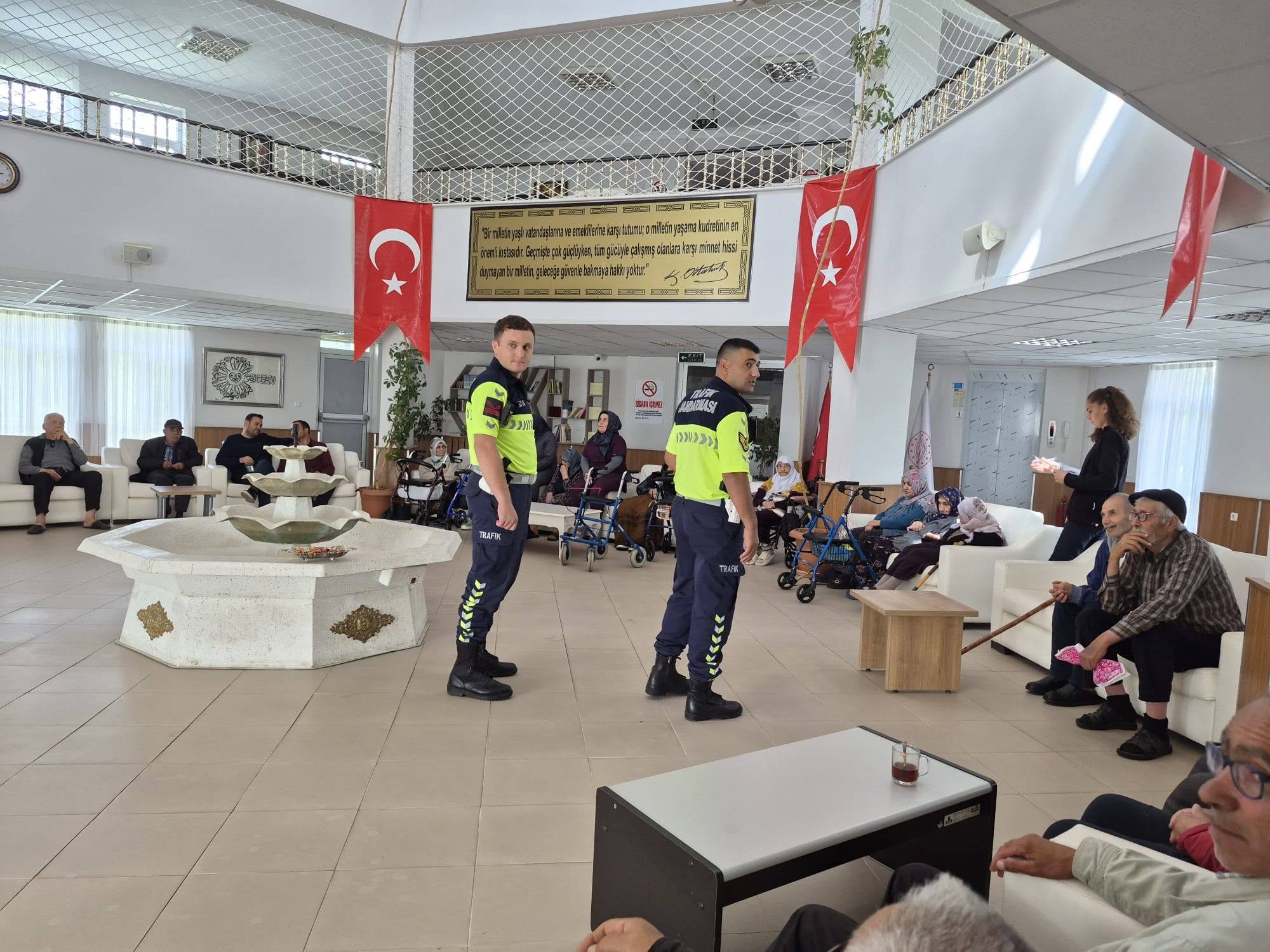 Yozgat’ta Huzurevi Sakinlerine Hayati Trafik Eğitimi