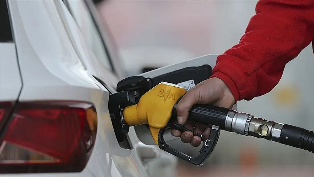 Akaryakıtta Çifte İndirim Beklentisi: Motorinde 7,25 TL, Benzinde 1,38 TL Düşüş